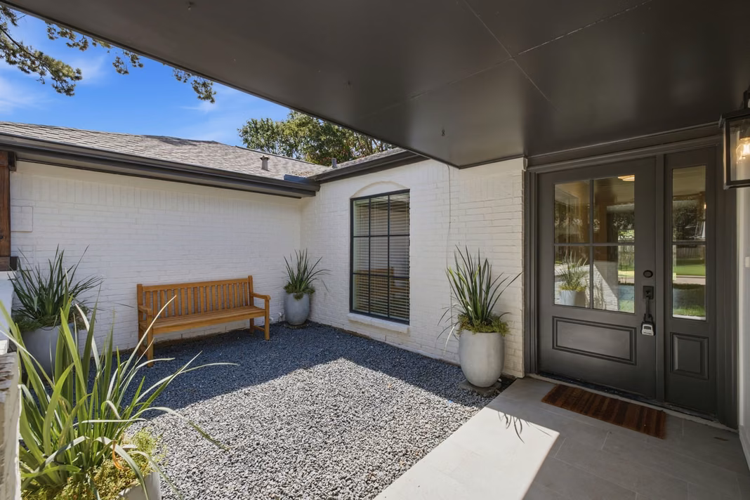 Photo 4 of 14035 Pinerock Lane, Houston, TX