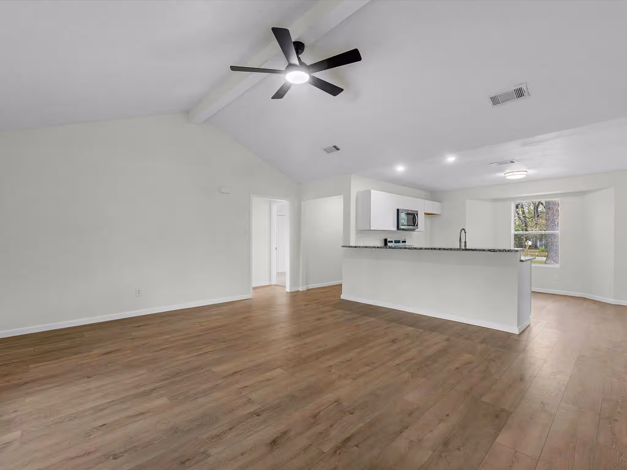 Photo 7 of 230 W Willwood Drive, Willis, TX