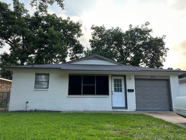 Photo of 511 Guyer Street, Sugar Land, TX