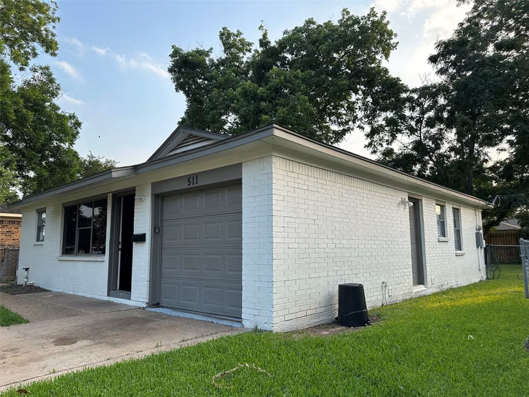 Photo 3 of 511 Guyer Street, Sugar Land, TX