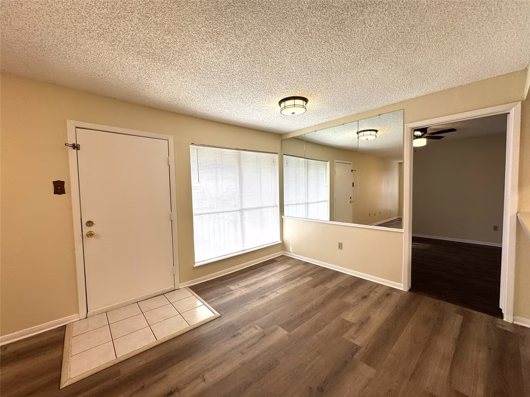 Photo 7 of 1516 Bay Area Boulevard Q-8, Houston, TX