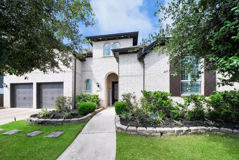 Photo 2 of 10127 Blythe Street, Rosharon, TX