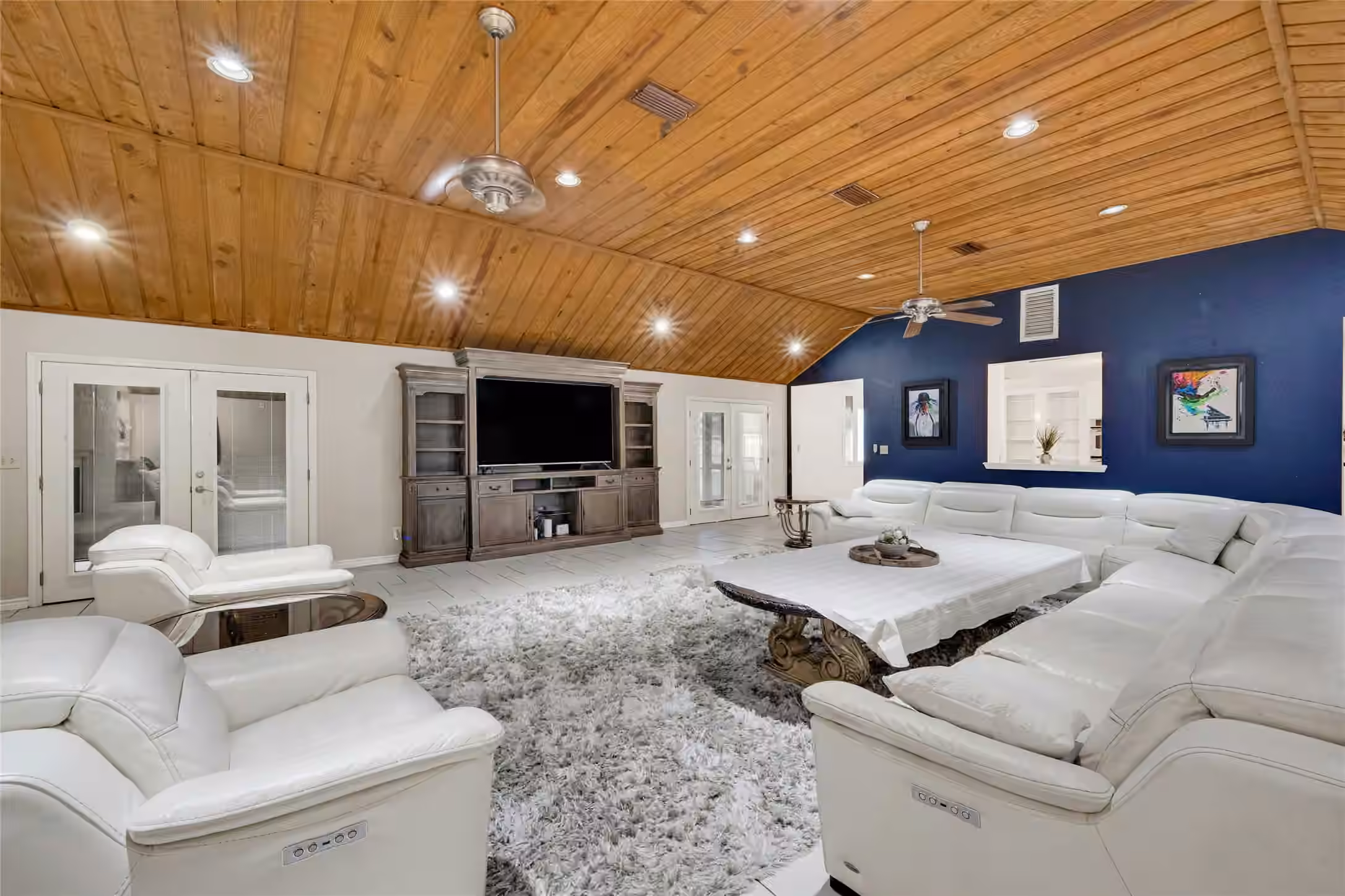 Photo of 3123 Woodland Court, La Porte, TX 77571