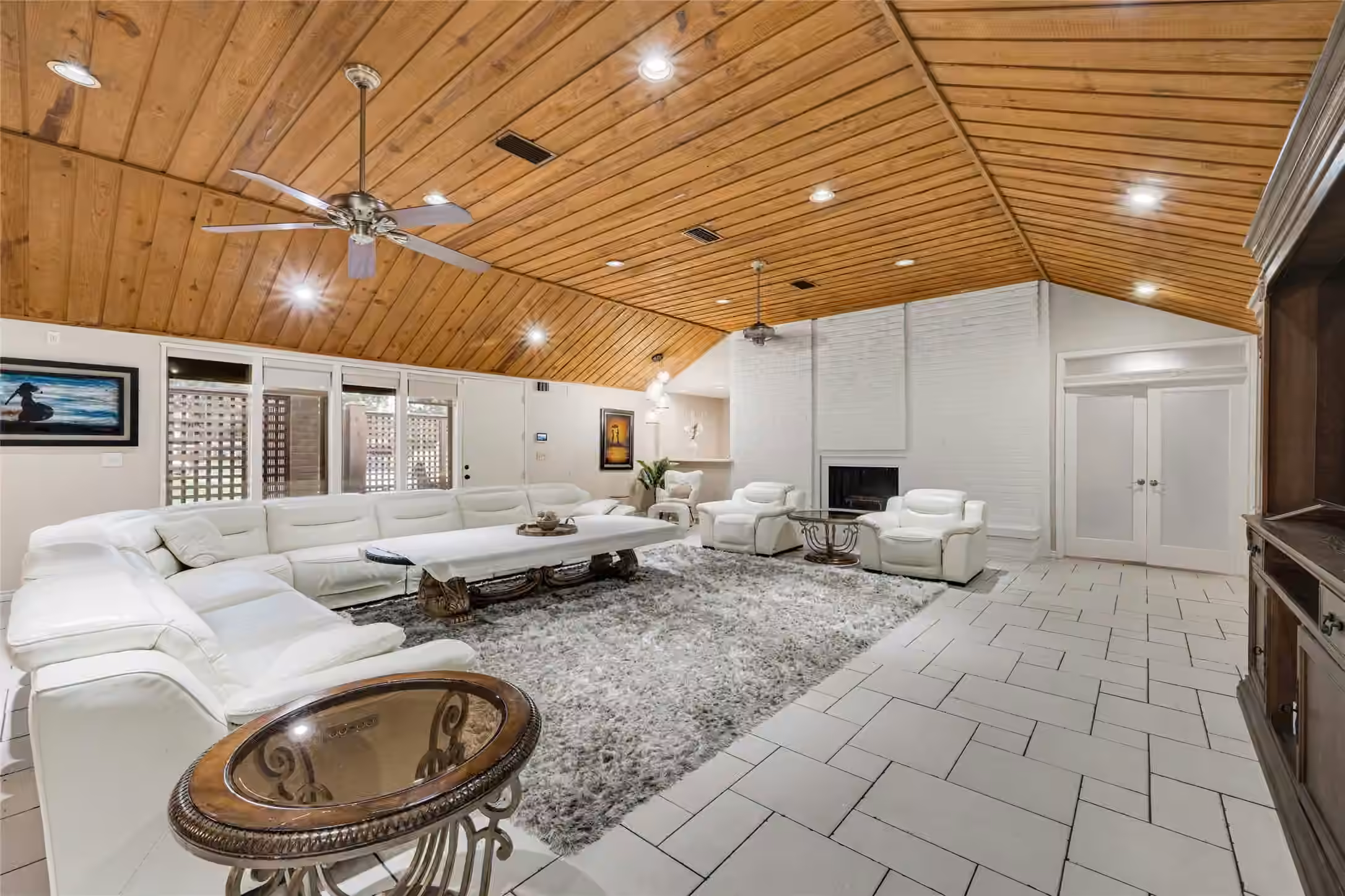 Photo 2 of 3123 Woodland Court, La Porte, TX