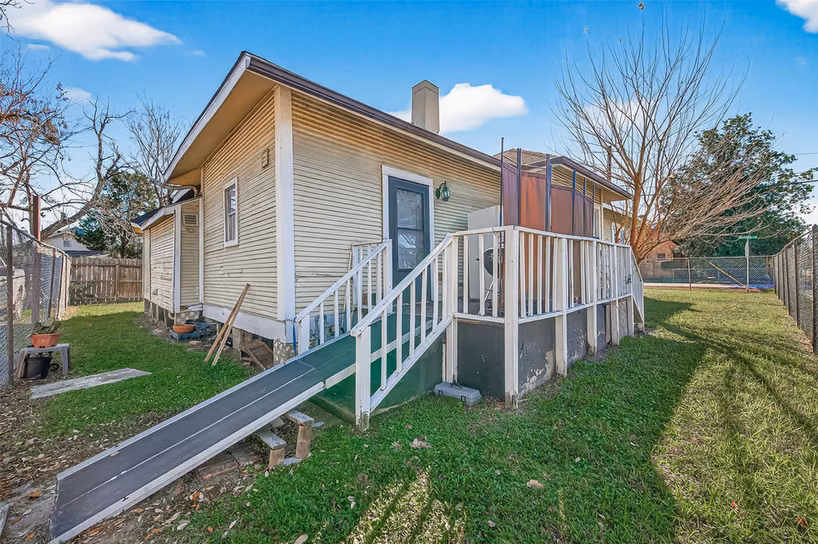 Photo 3 of 1110 Mathis Street, Houston, TX
