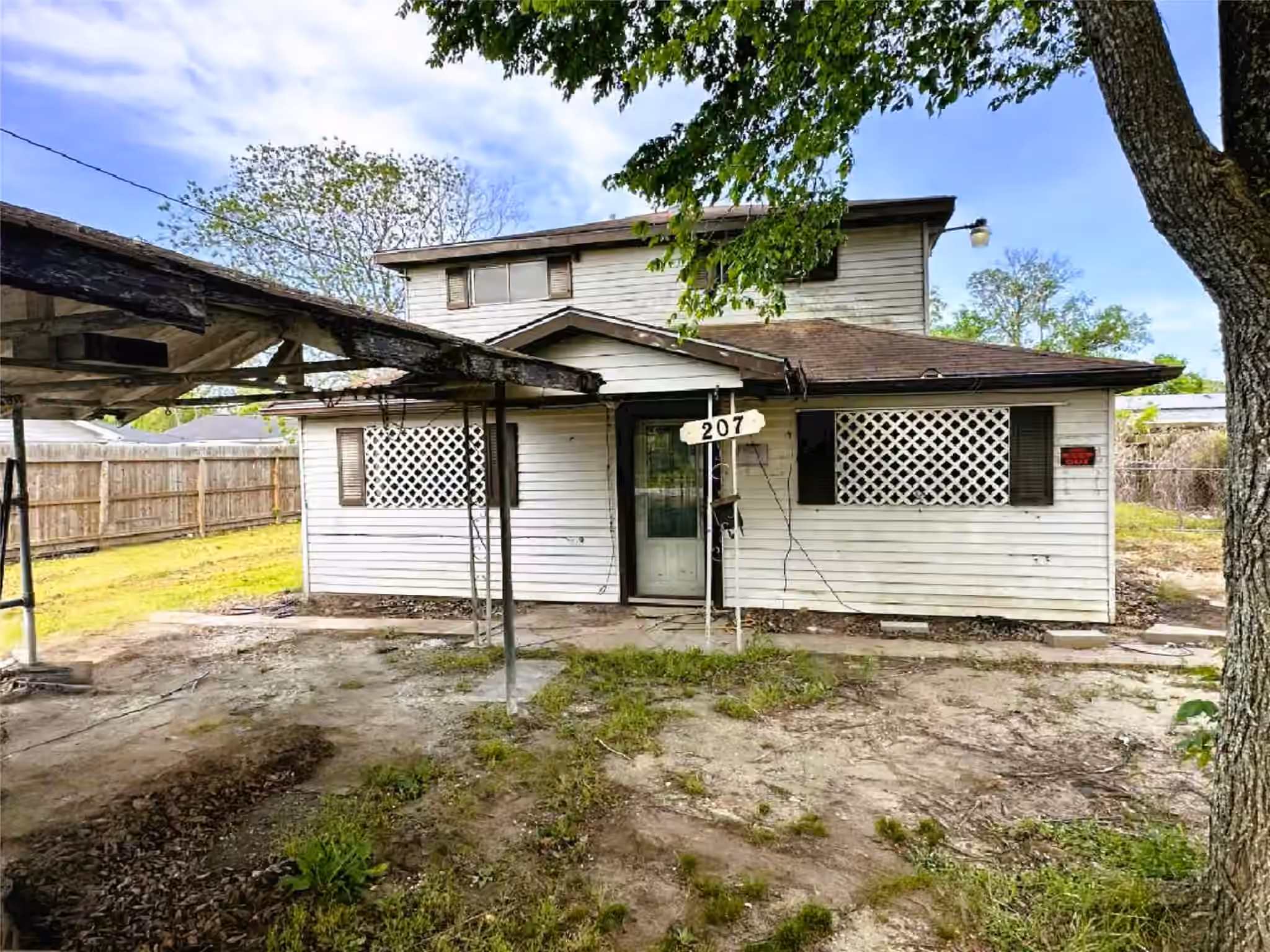 Photo of 207 S 5th Street, Highlands, TX