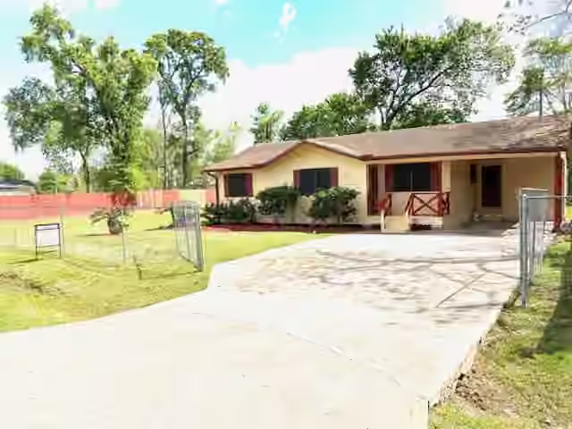 Photo of 8318 & 0 Nyssa Street, Houston, TX 77078
