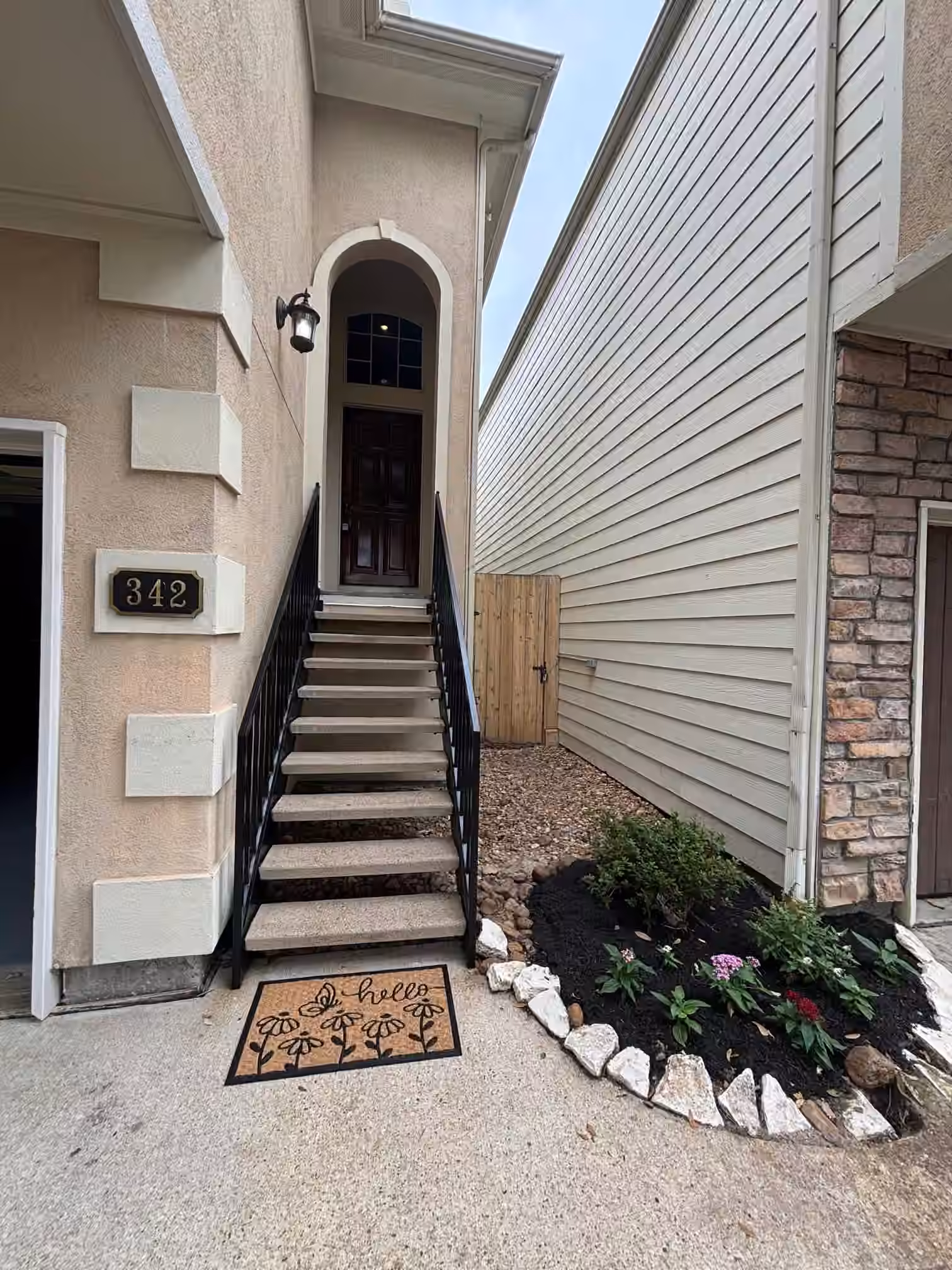 Photo 2 of 342 Baron Street, Houston, TX