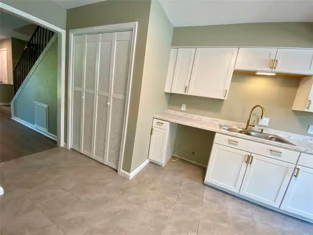Photo 5 of 8922 Glacier Avenue, Texas City, TX