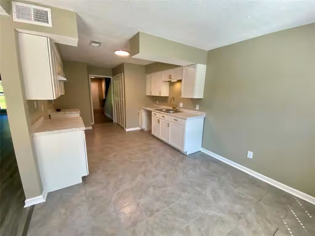 Photo 7 of 8922 Glacier Avenue, Texas City, TX