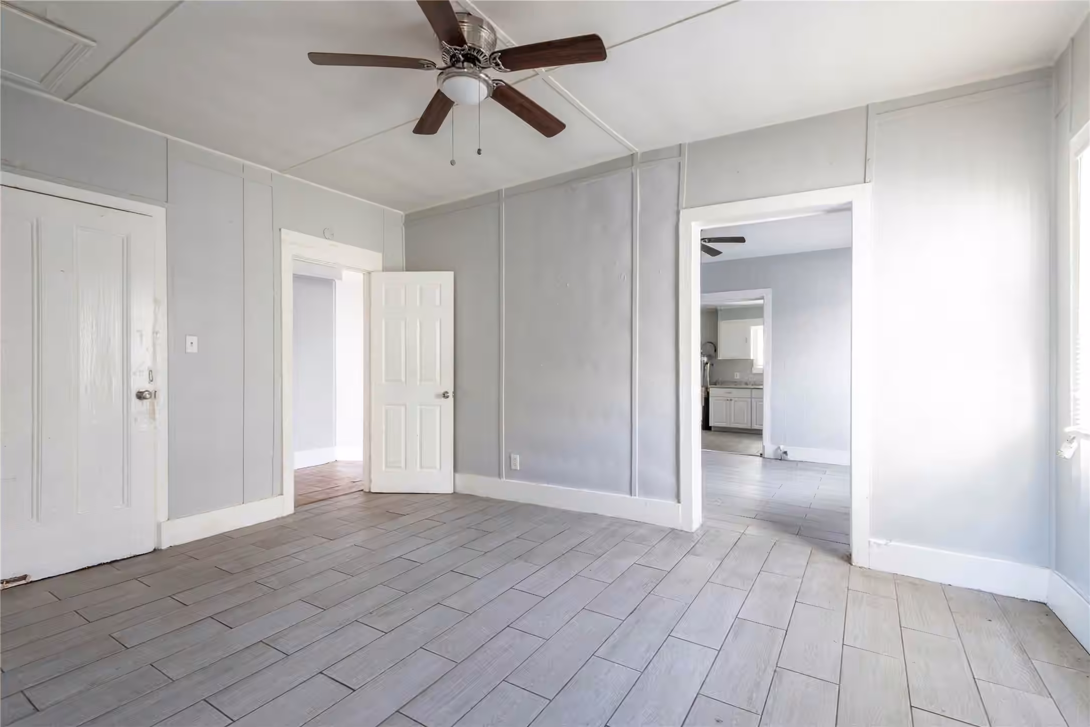 Photo 4 of 1509 J H Clouser Street, Galveston, TX