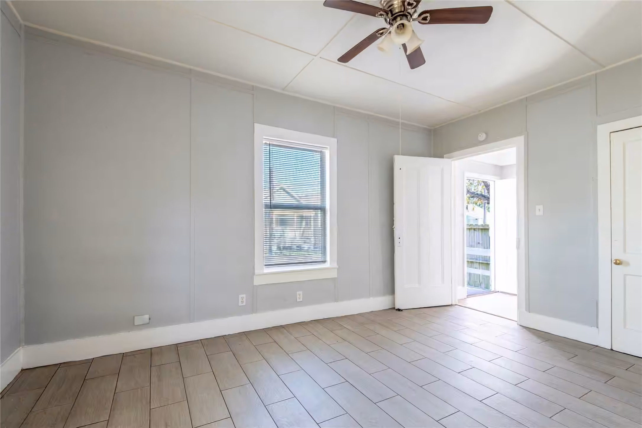 Photo 7 of 1509 J H Clouser Street, Galveston, TX