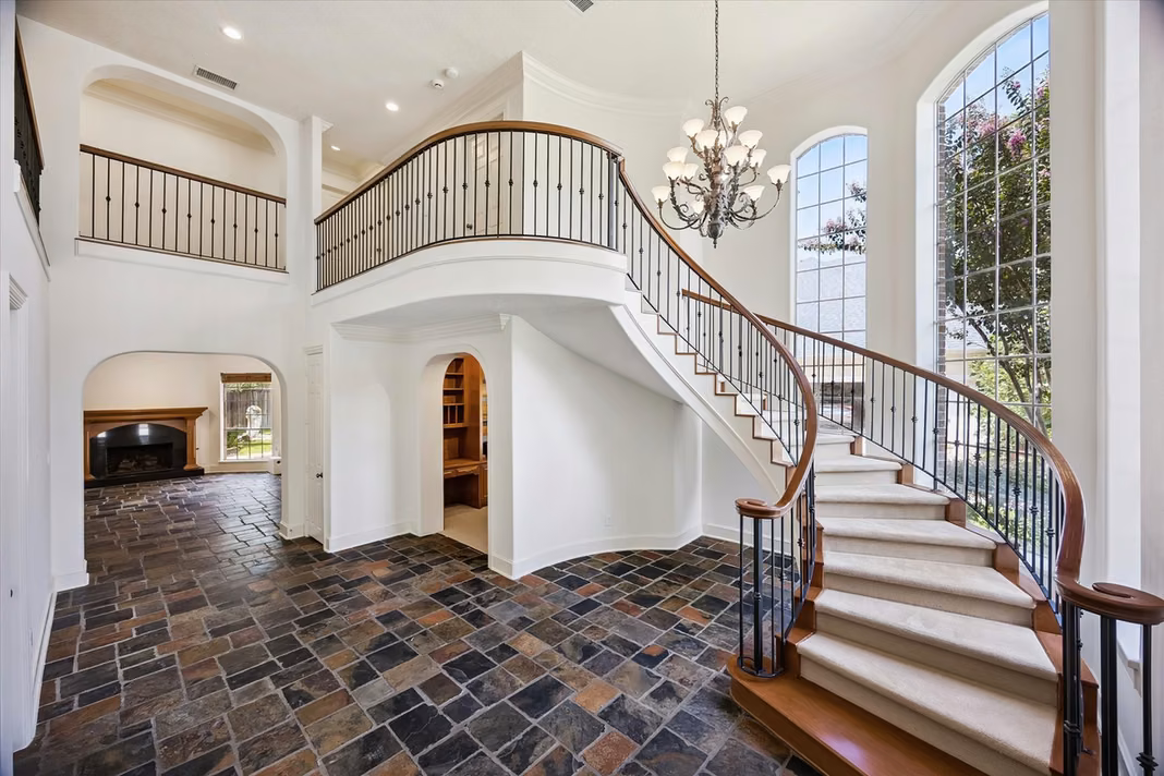 Photo 6 of 14022 BARNHART Boulevard, Houston, TX