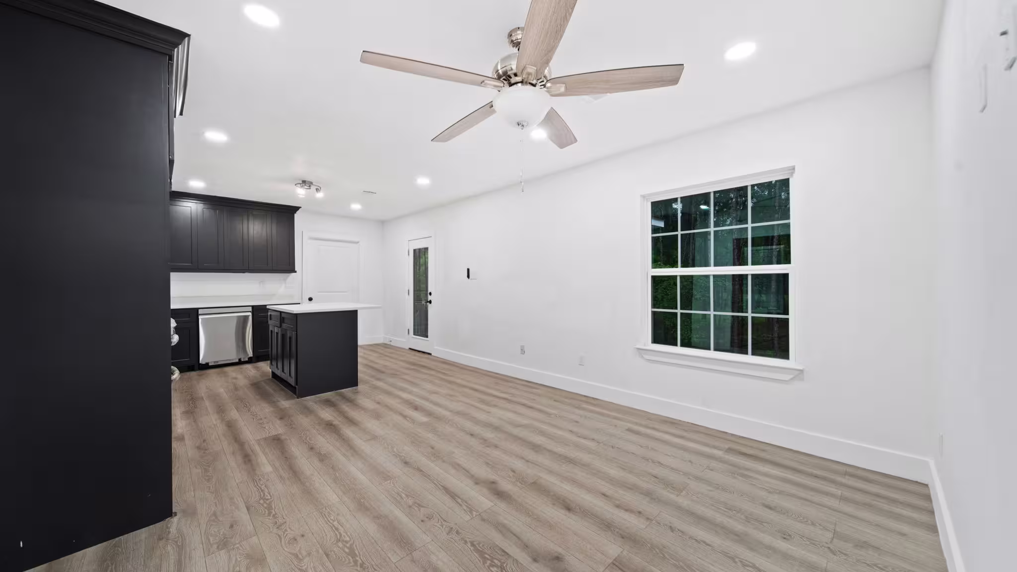 Photo 5 of 17411 Rolling Hill Lane, Waller, TX