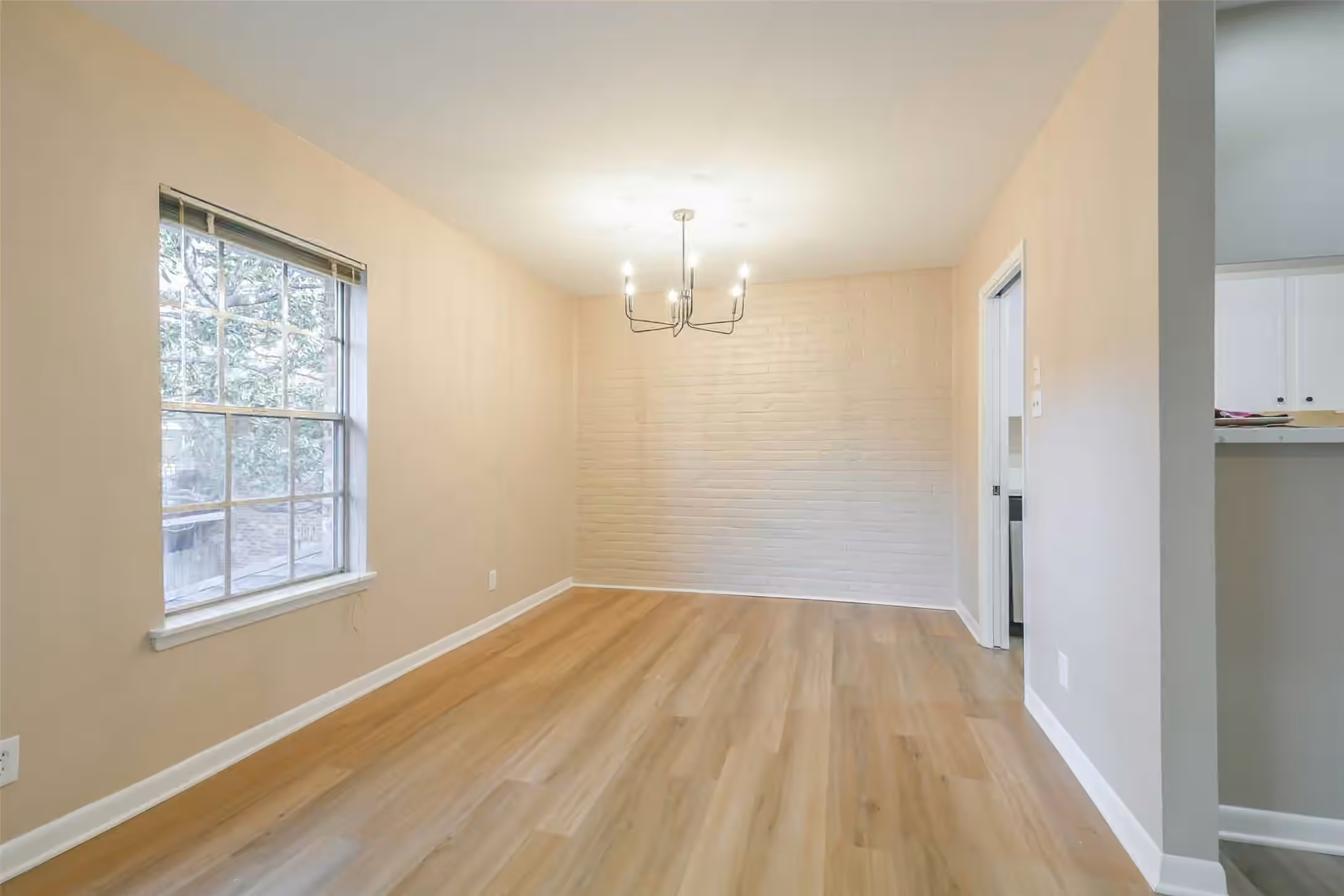 Photo 6 of 2824 Briarhurst Drive 24, Houston, TX