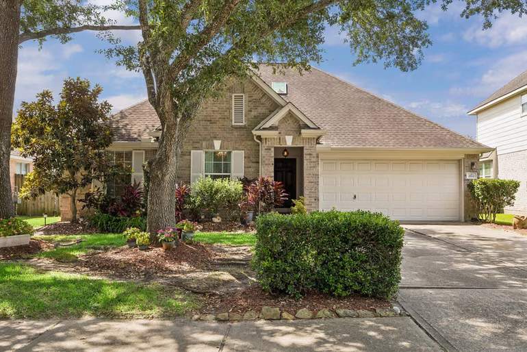 Photo 2 of 2112 Bristol Breeze Lane, League City, TX