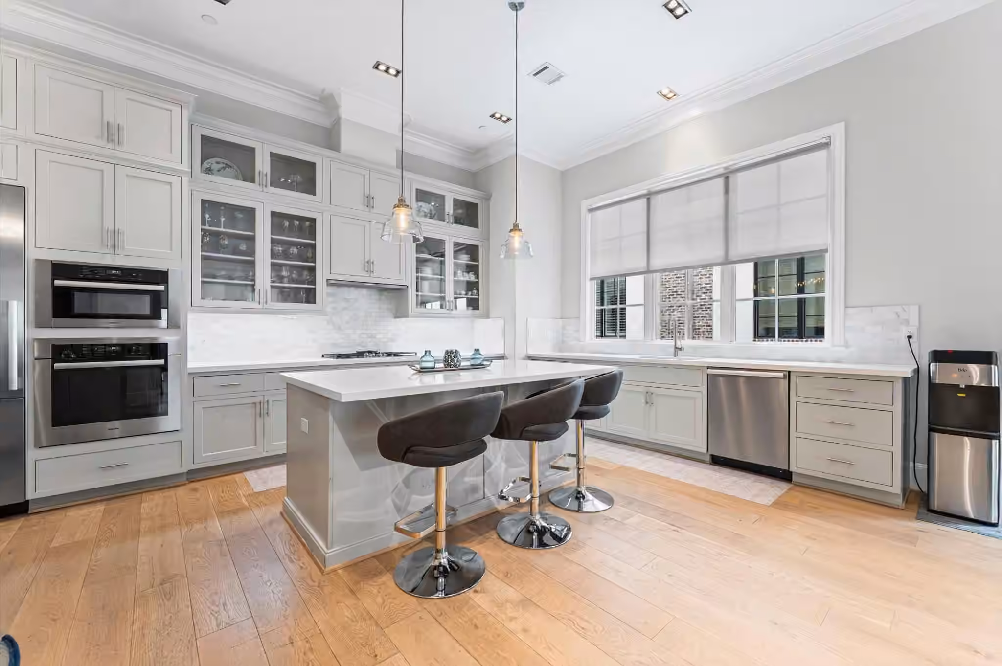 Photo 3 of 1308 Castle Court A, Houston, TX