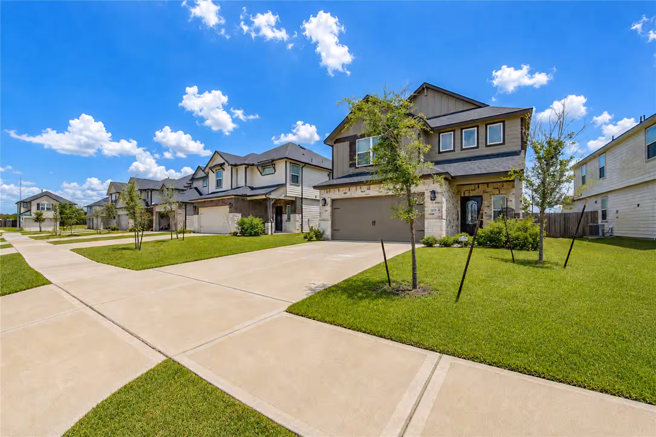 Photo 3 of 2223 Emerald Diamond Court, Fresno, TX