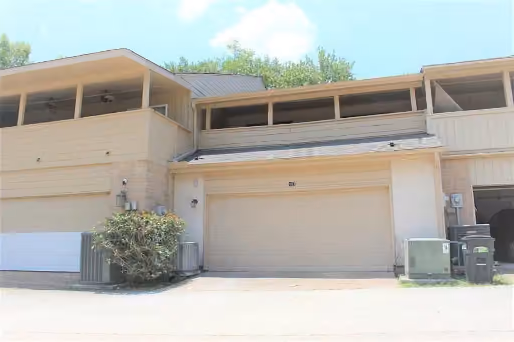 Photo 6 of 12625 Memorial Drive 127, Houston, TX