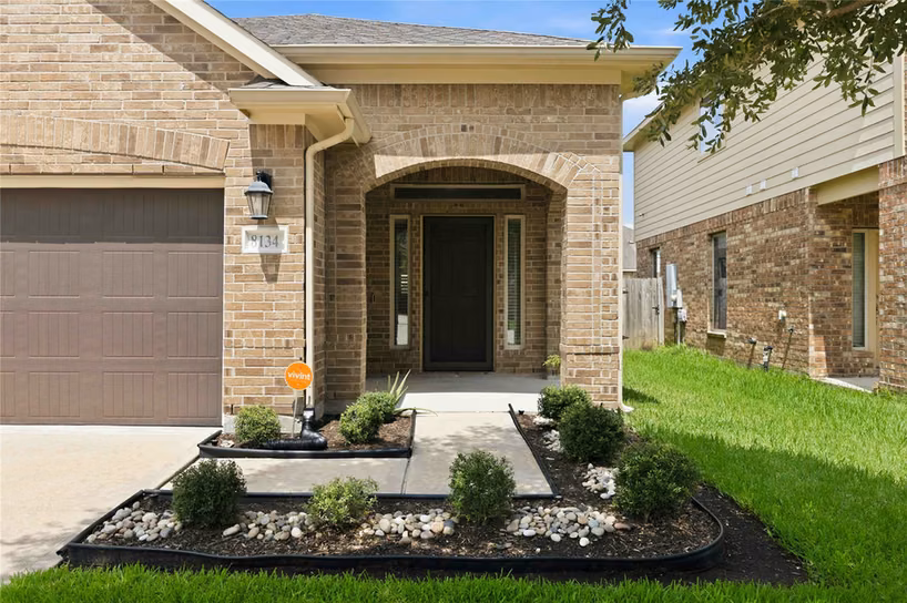 Photo 3 of 8134 Heartbrook Field Lane, Cypress, TX