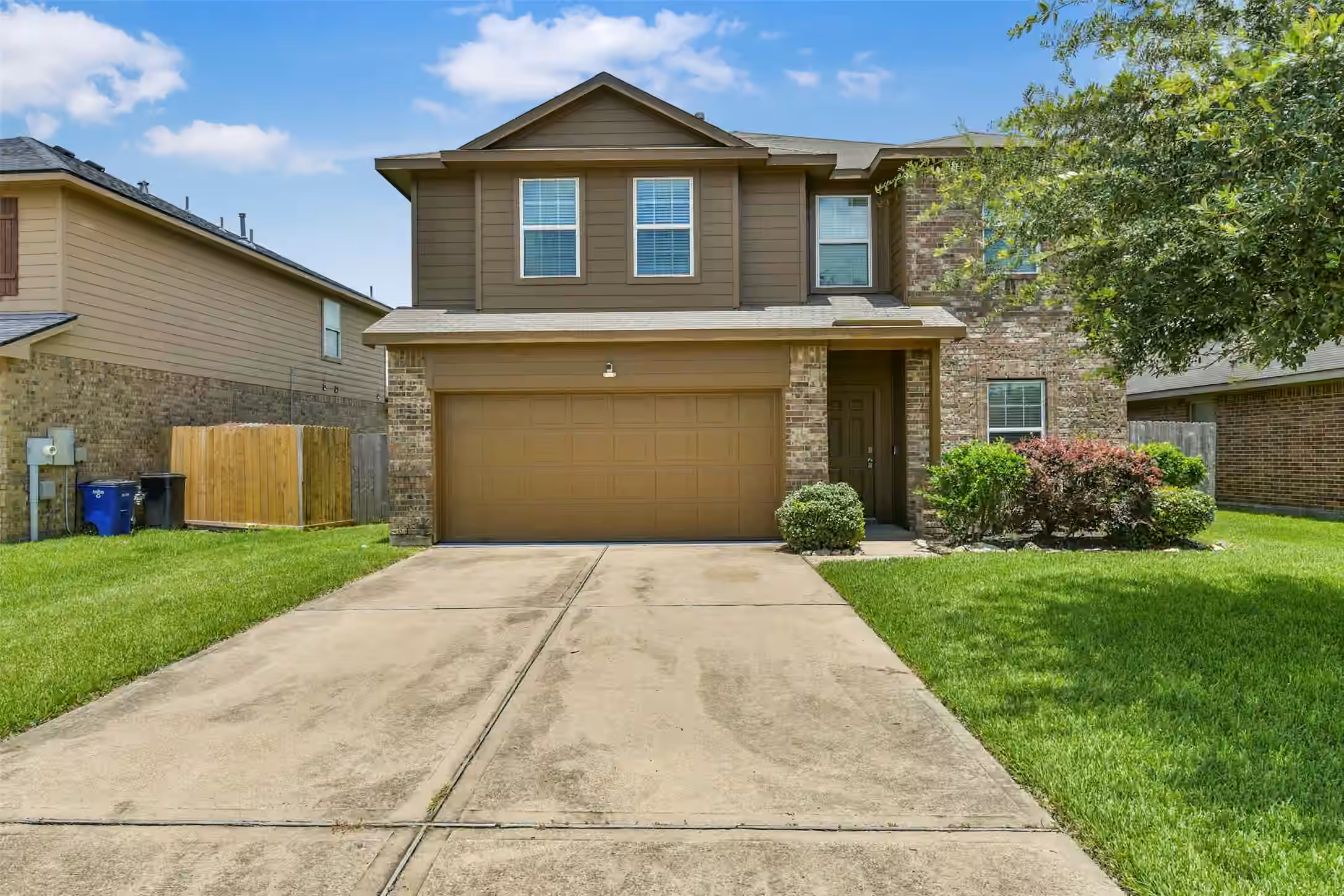 Photo 2 of 3102 Cambridge Meadows Ln, Dickinson, TX