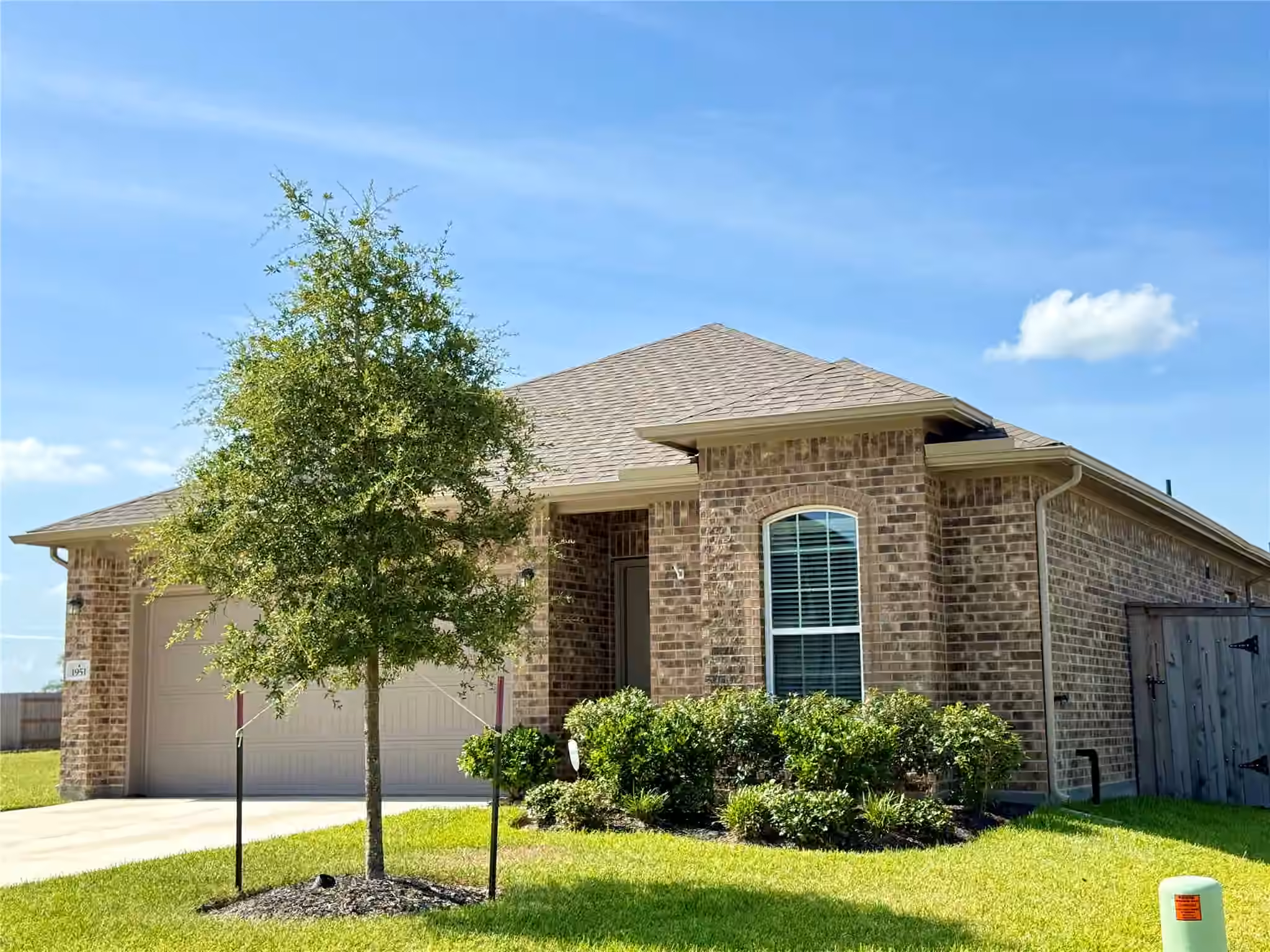 Photo 6 of 1951 Middle Pass Ln, Angleton, TX
