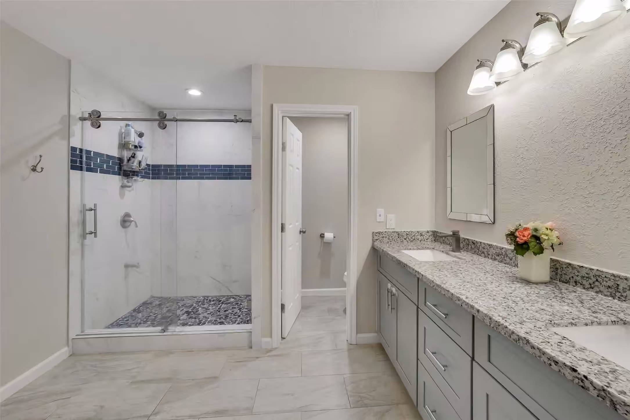 Photo 4 of 10027 Storm Meadow Drive, Houston, TX