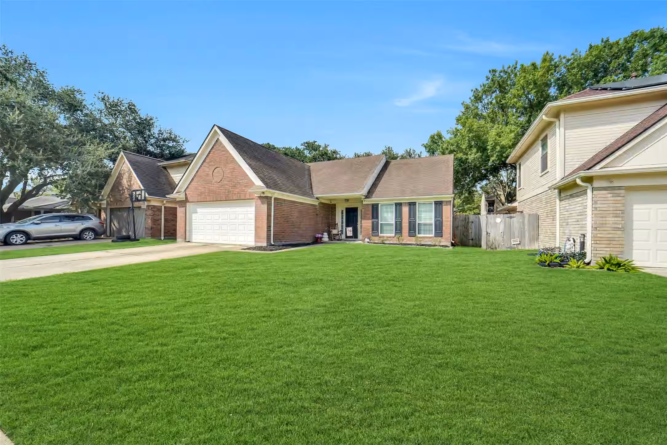Photo 5 of 10027 Storm Meadow Drive, Houston, TX