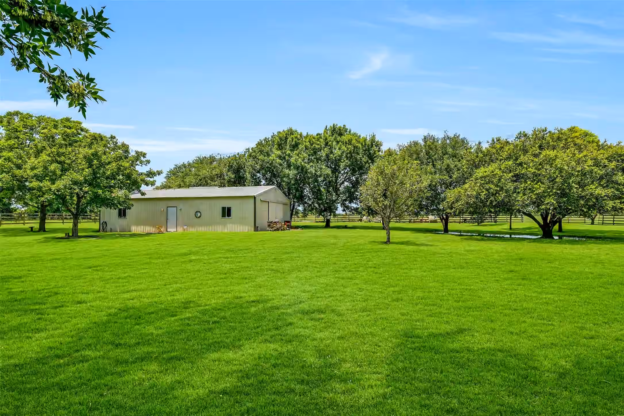 Photo 4 of 13320 County Road 184, Alvin, TX