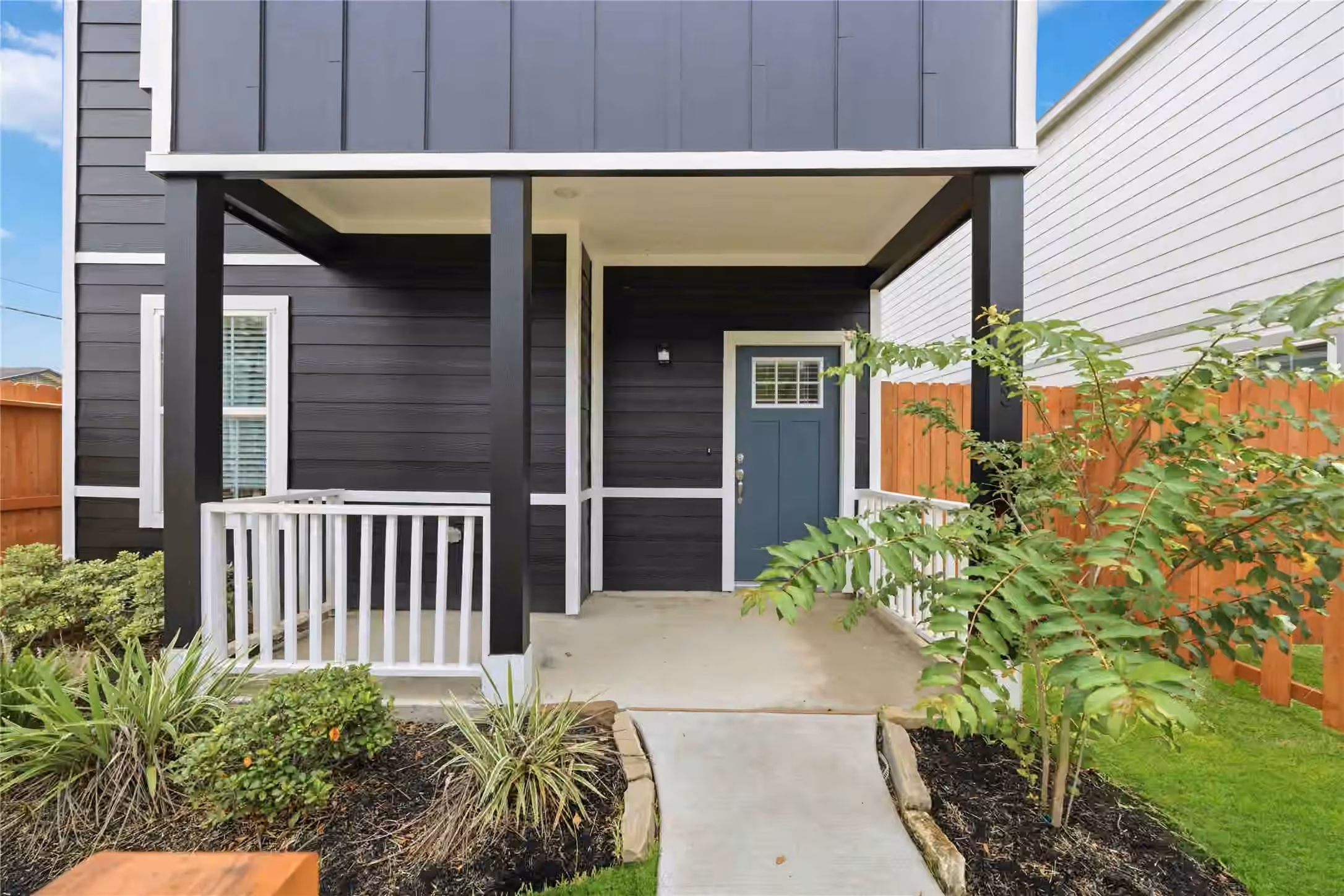 Photo 3 of 6403 Paris Street, Houston, TX