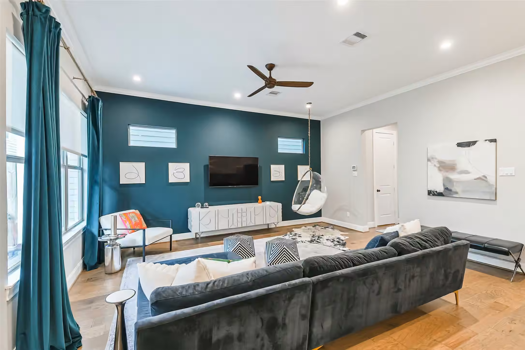 Photo 5 of 8816 Hollywood Garden Lane, Houston, TX