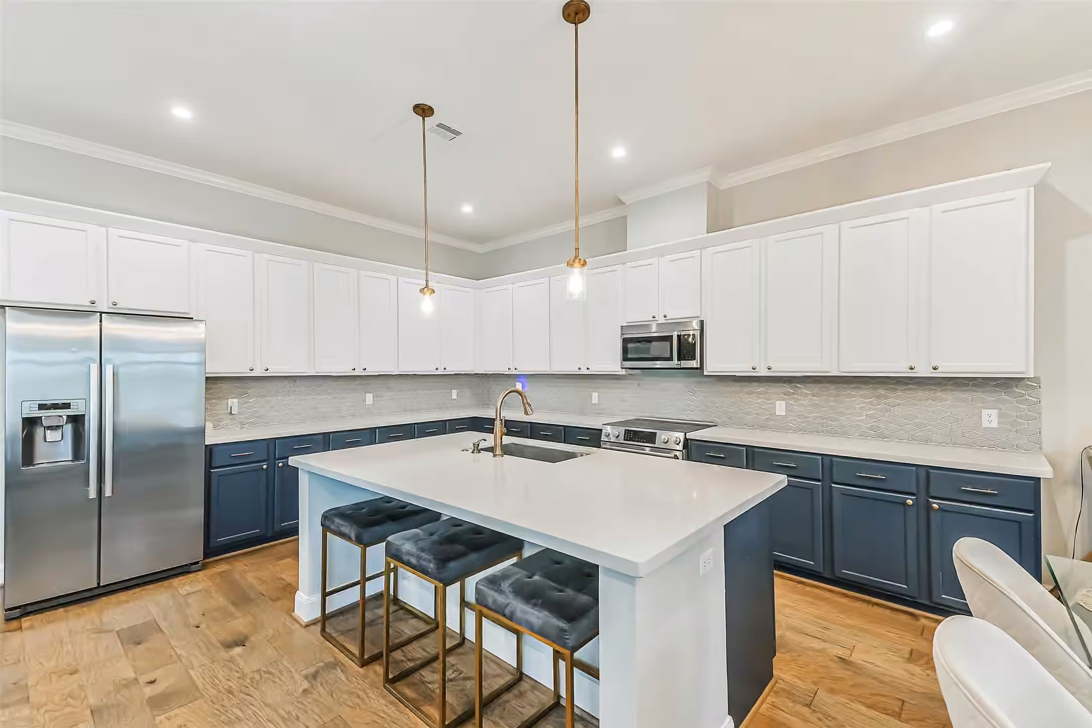 Photo 7 of 8816 Hollywood Garden Lane, Houston, TX
