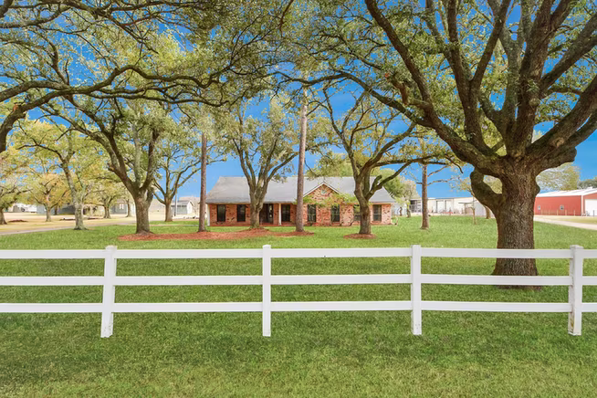 Photo of 17115 County Road 831, Pearland, TX 77584