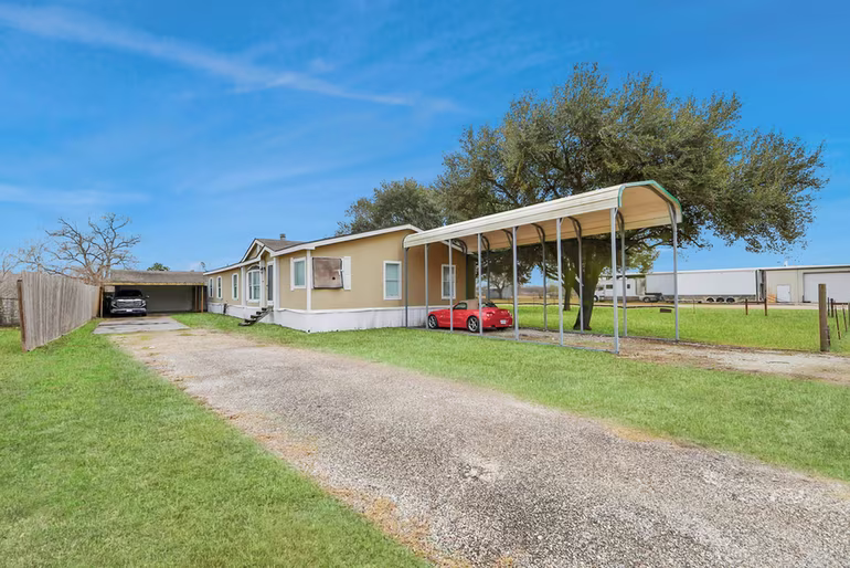 Photo 5 of 17115 County Road 831, Pearland, TX