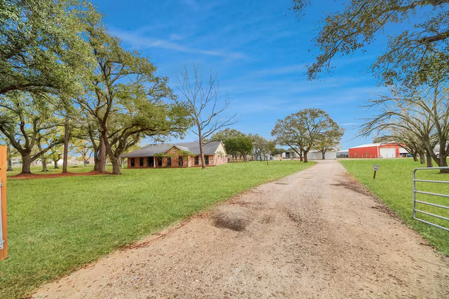 Photo 6 of 17115 County Road 831, Pearland, TX