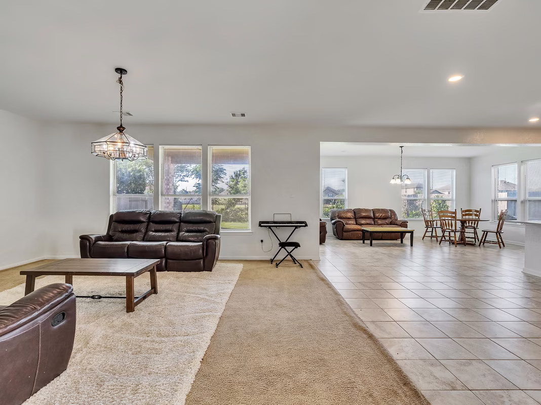 Photo 3 of 14106 Spring Birch Lane, Pearland, TX