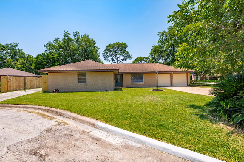 Photo of 2513 Meadow Lane, La Marque, TX