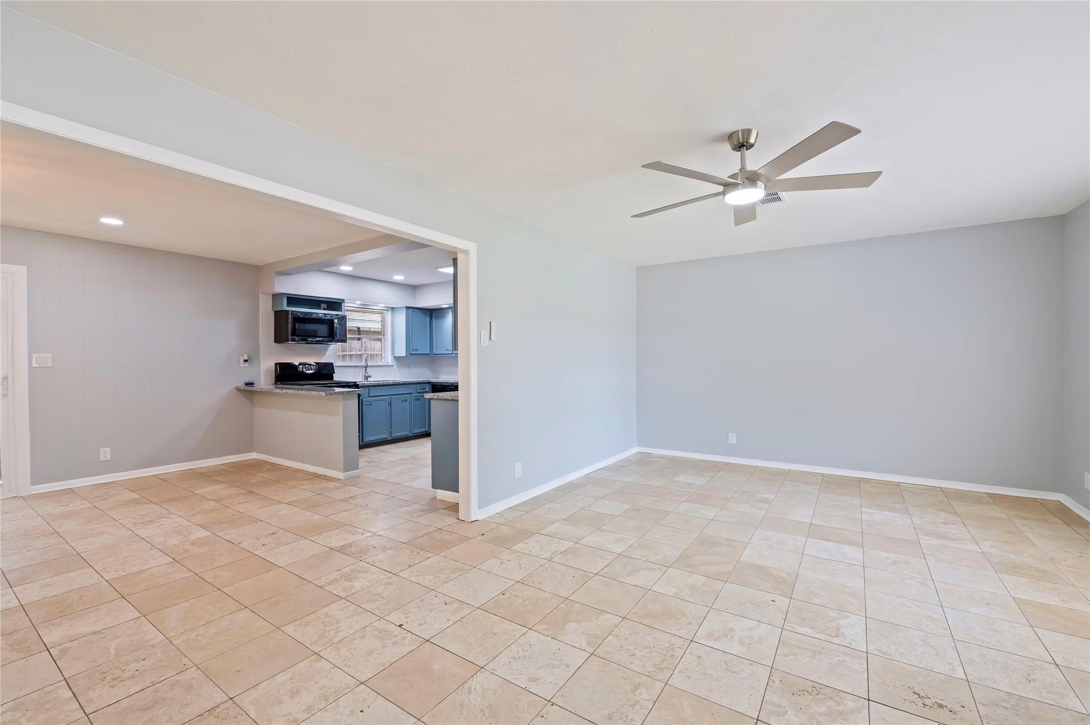 Photo 4 of 2513 Meadow Lane, La Marque, TX