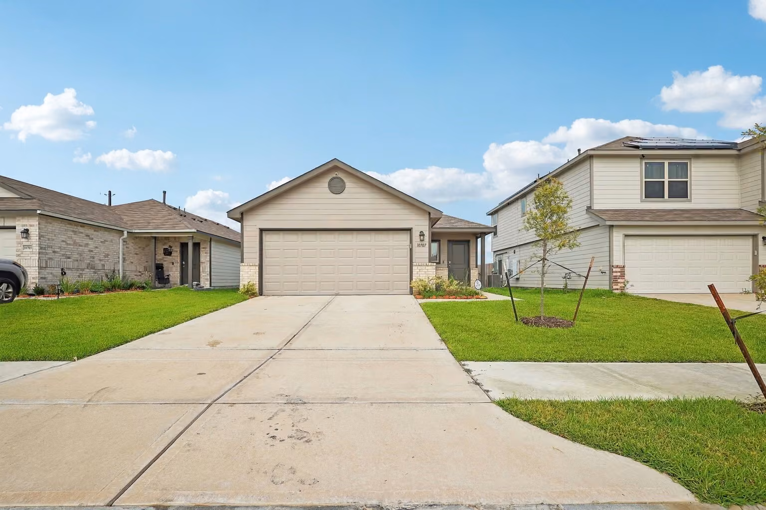 Photo of 10707 Bird Of Paradise Lane, Houston, TX