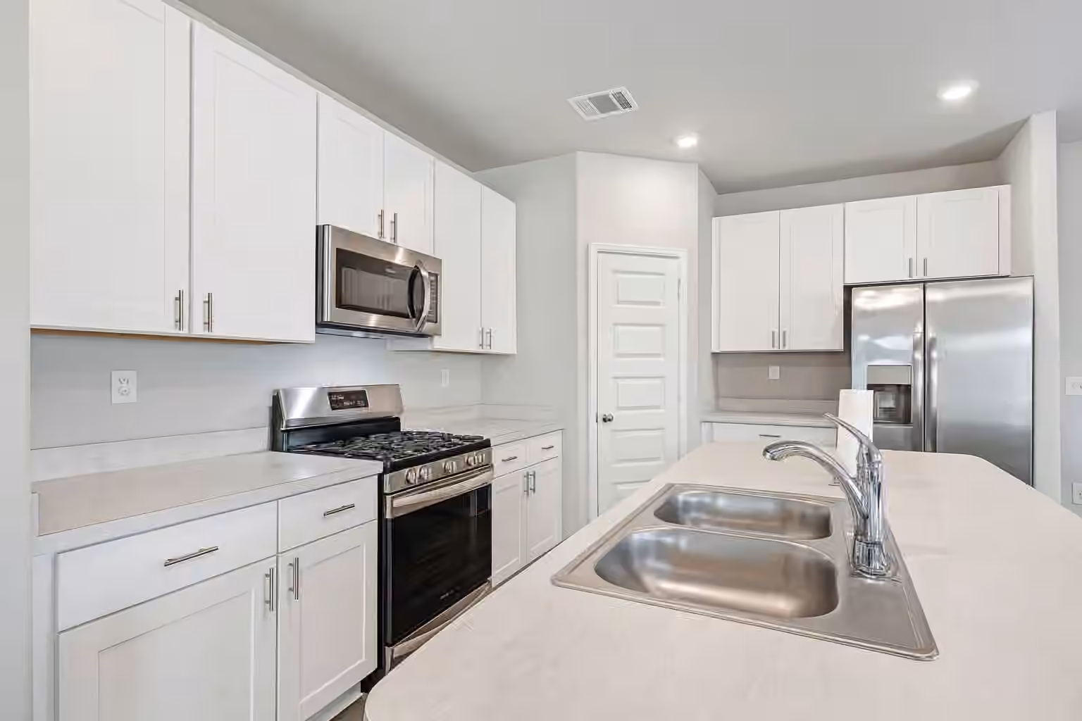 Photo 6 of 10707 Bird Of Paradise Lane, Houston, TX