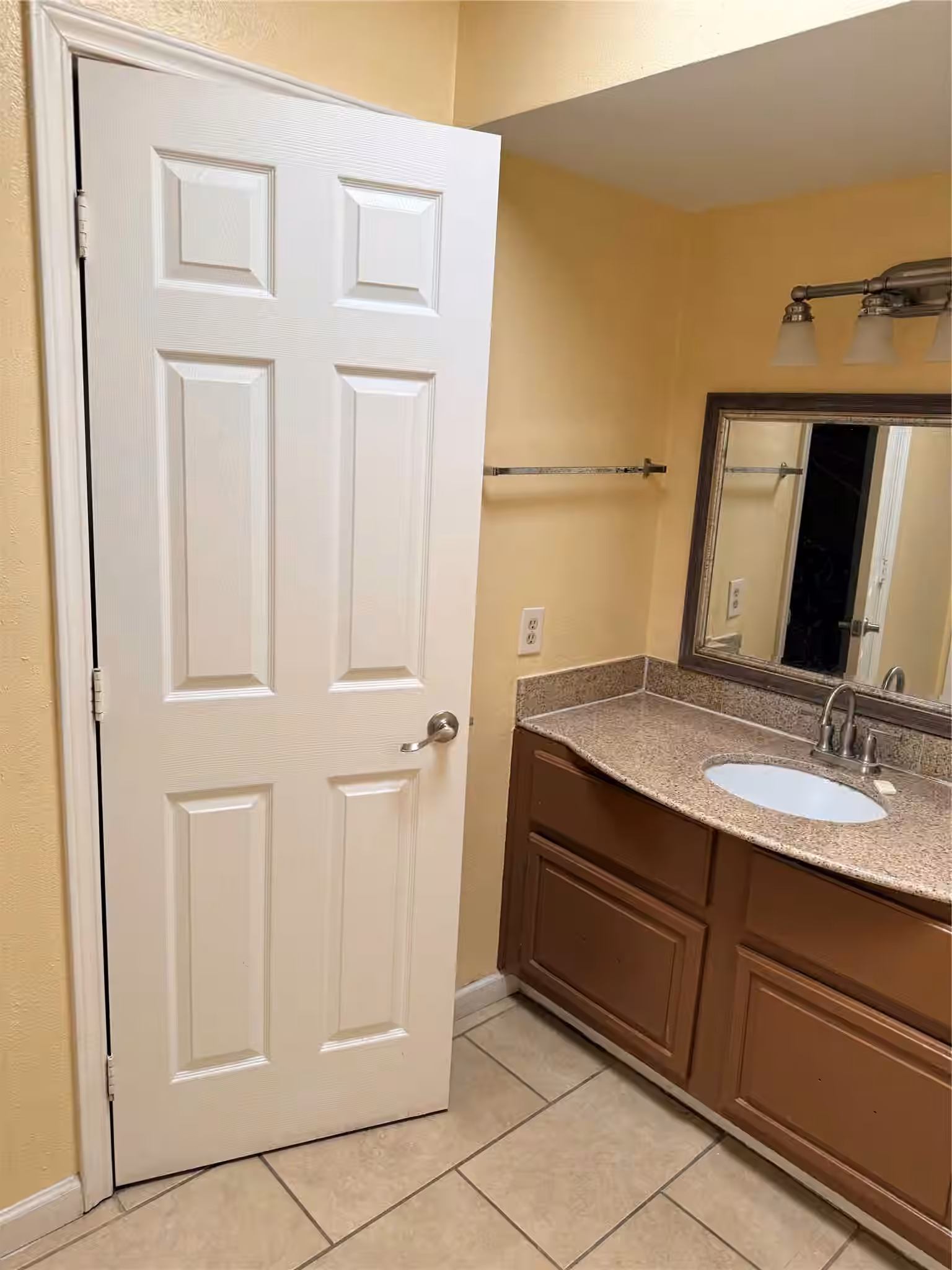 Photo 6 of 7047 Bissonnet Street 32, Houston, TX