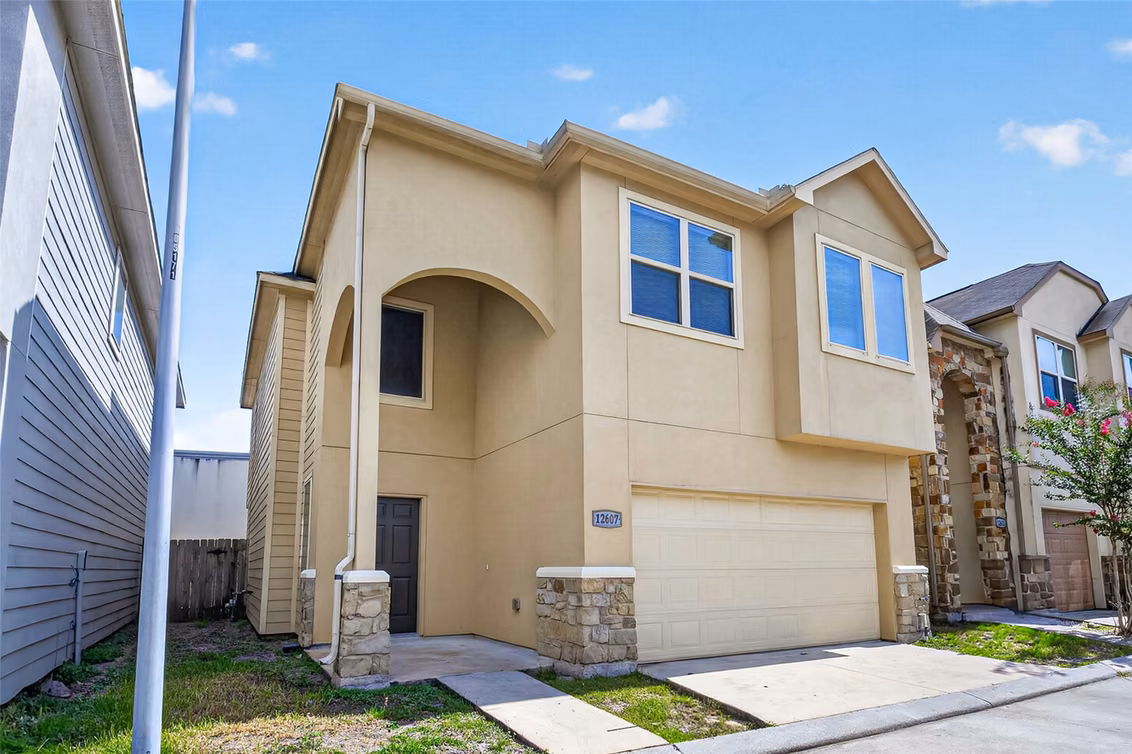 Photo 2 of 12607 Ashford Shore Drive, Houston, TX