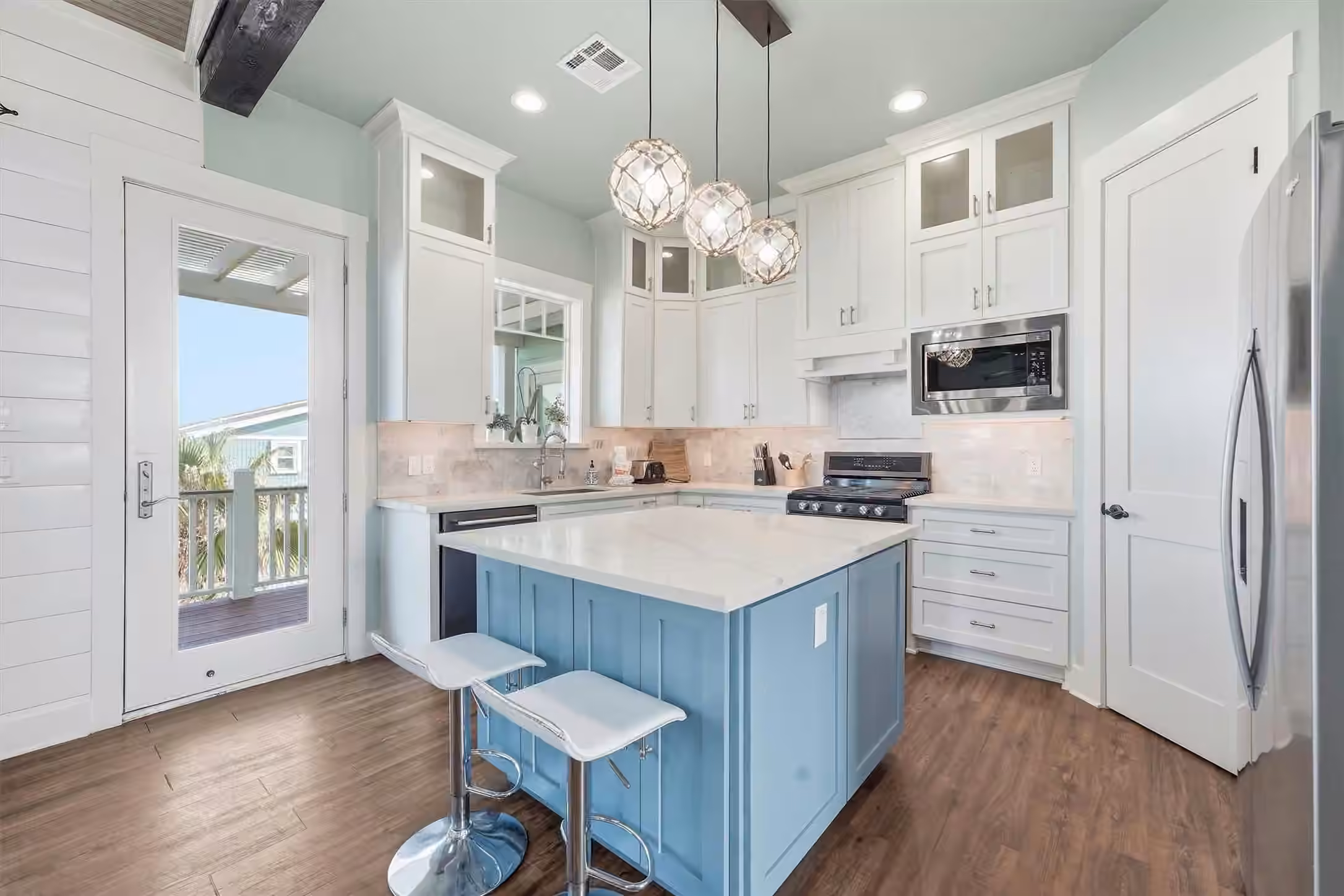 Photo 5 of 21233 Gulf Drive, Galveston, TX