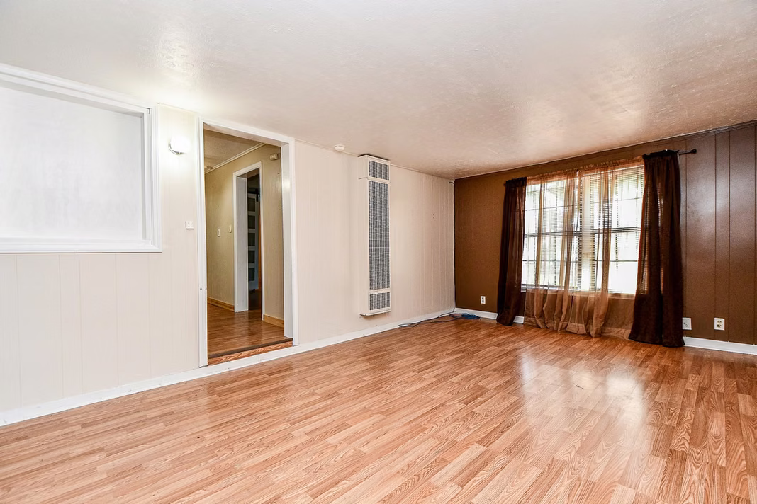 Photo 4 of 808 Morrell Street, Baytown, TX