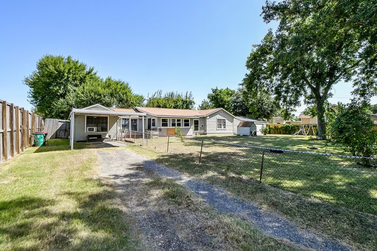Photo 6 of 808 Morrell Street, Baytown, TX