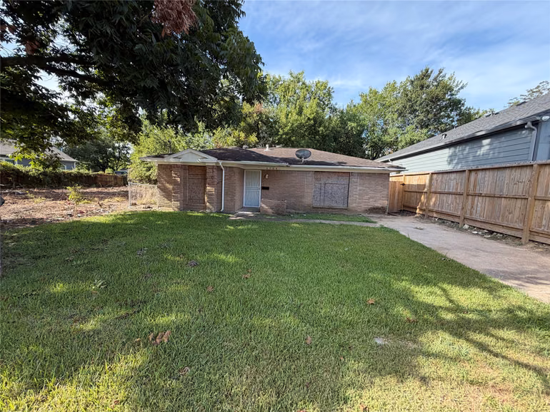 Photo of 3704 Seabrook Street, Houston, TX 77021
