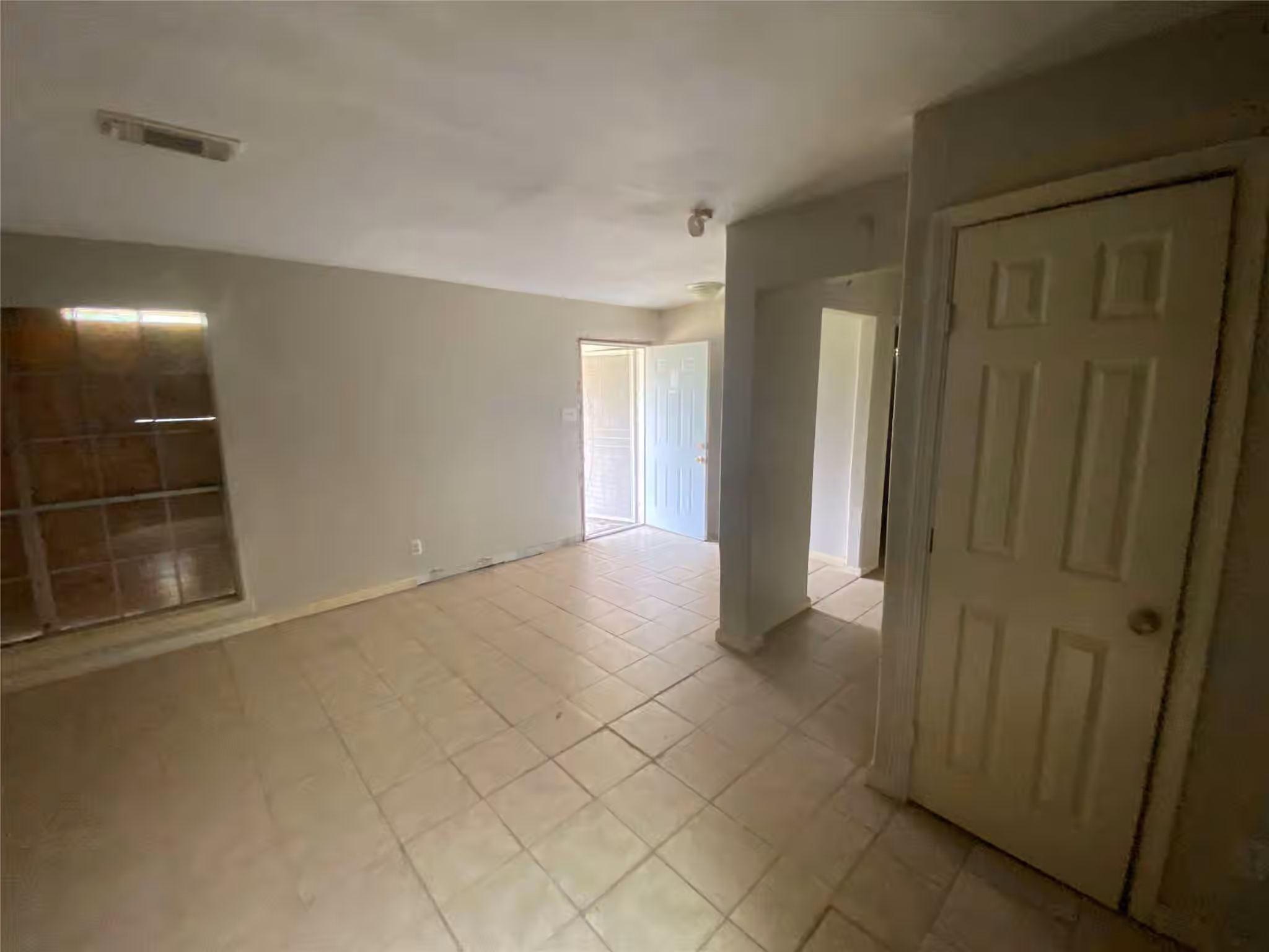 Photo 4 of 3704 Seabrook Street, Houston, TX