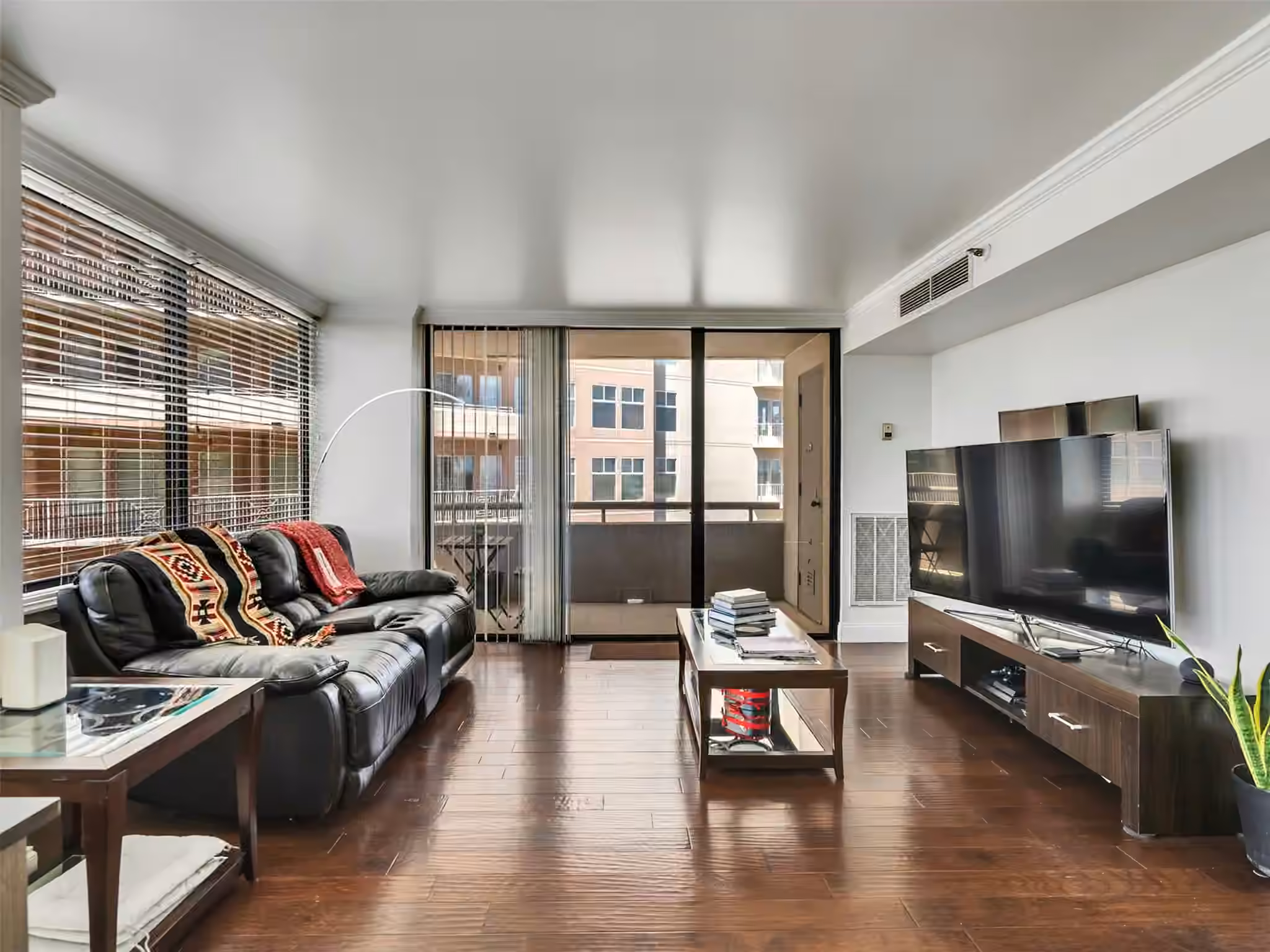 Photo 3 of 3525 Sage Road 1210, Houston, TX