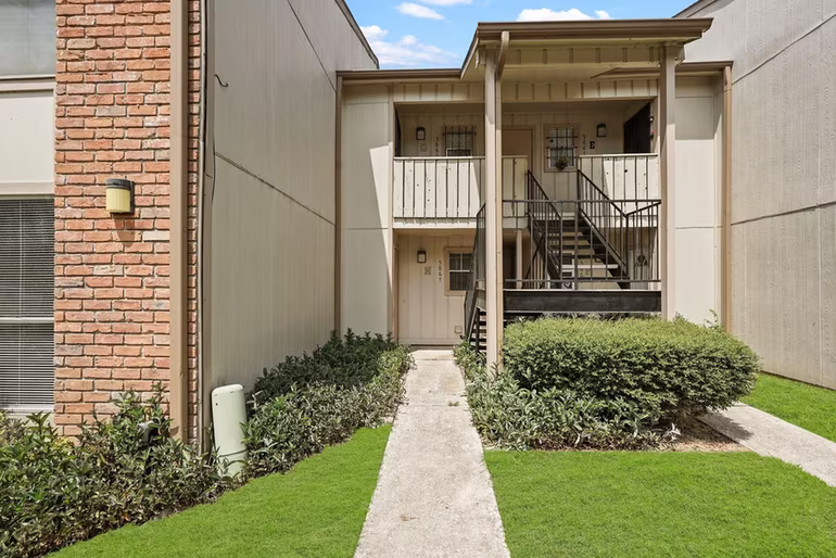 Photo 2 of 5667 Birchmont Drive H, Houston, TX