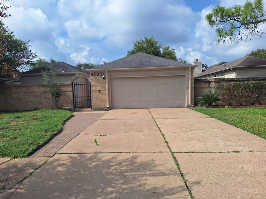 Photo of 4030 Knoll Glen Drive, Houston, TX 77082